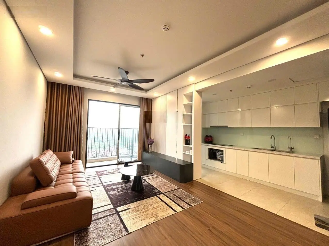 Chính chủ bán căn 3PN 2VS 95m2 chỉ 4,8 tỷ, sẵn sổ đỏ, full nội thất.