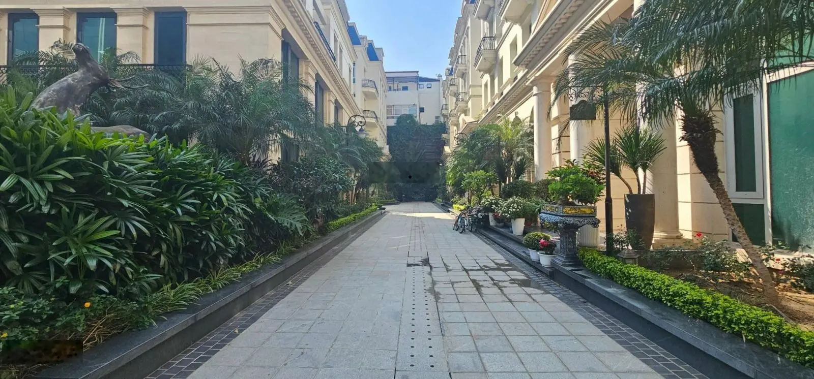 Chính chủ gửi bán căn biệt thự Grandeur Palace Giảng Võ 143m2 xây 4,5 tầng, 1 hầm LH: 0822 238 ***