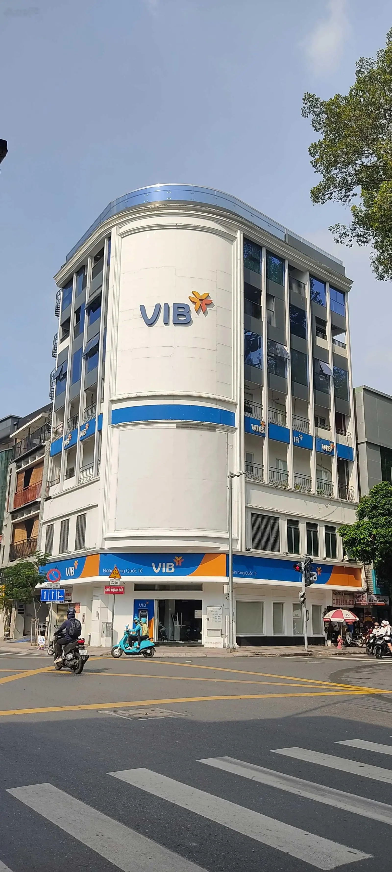 Mặt tiền Trần Quang Khải, P. Tân Định, Q1 - DT: 10x30m, 300m2 - 5 tầng - HĐT 300 triệu - 59 tỷ