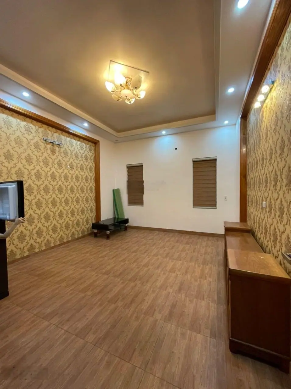 Bán căn nhà 3 tầng nhìn vườn cây xanh khu Vạn Lộc, Tứ Minh, Tp Hải Dương