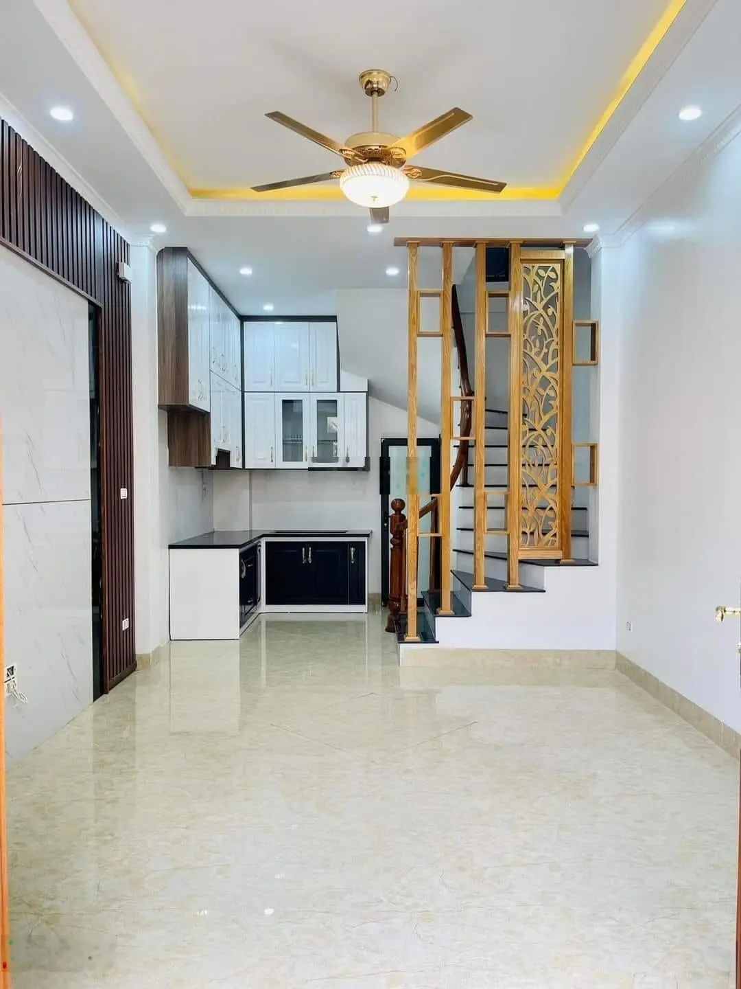 Bán nhà Phương Canh Từ Liêm - 36m2-3PN+5 tầng - 4WC - full nội thất - 3,6m MT - ngõ rộng 3m - oto