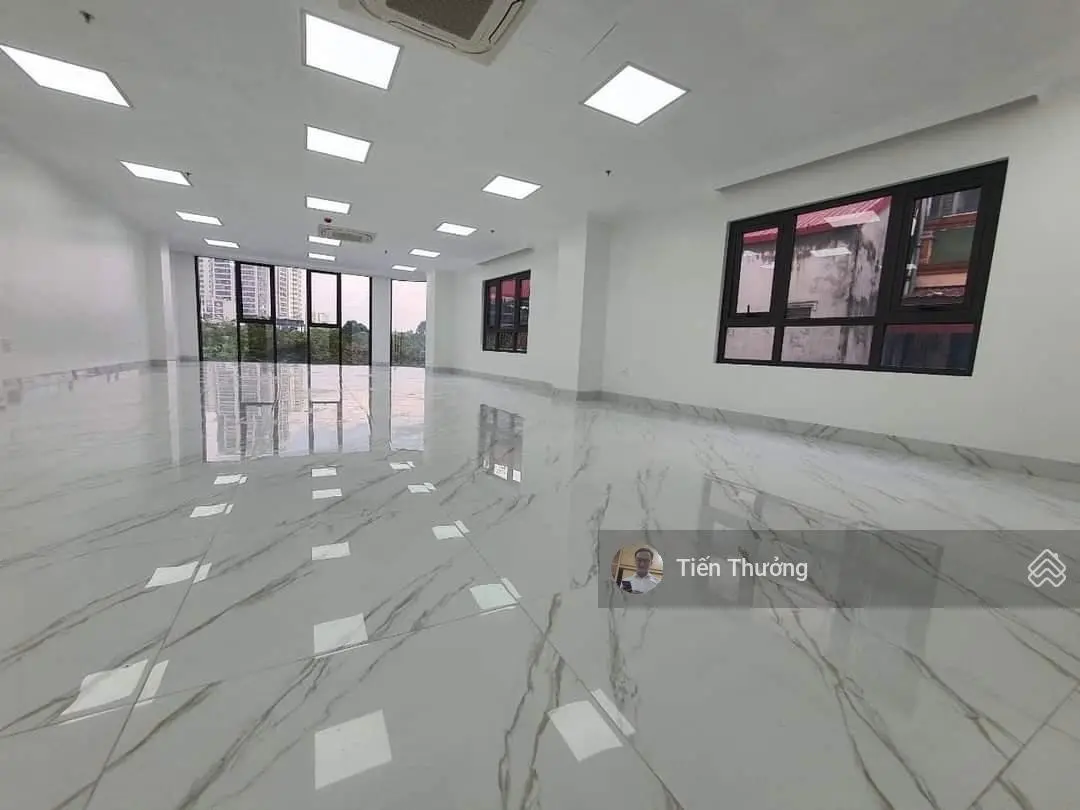 Cần bán gấp nhà mặt phố Hồ Tùng Mậu, vị trí vàng ngay ngã tư Xuân Thủy - Hồ Tùng Mậu 70m2x7 tầng