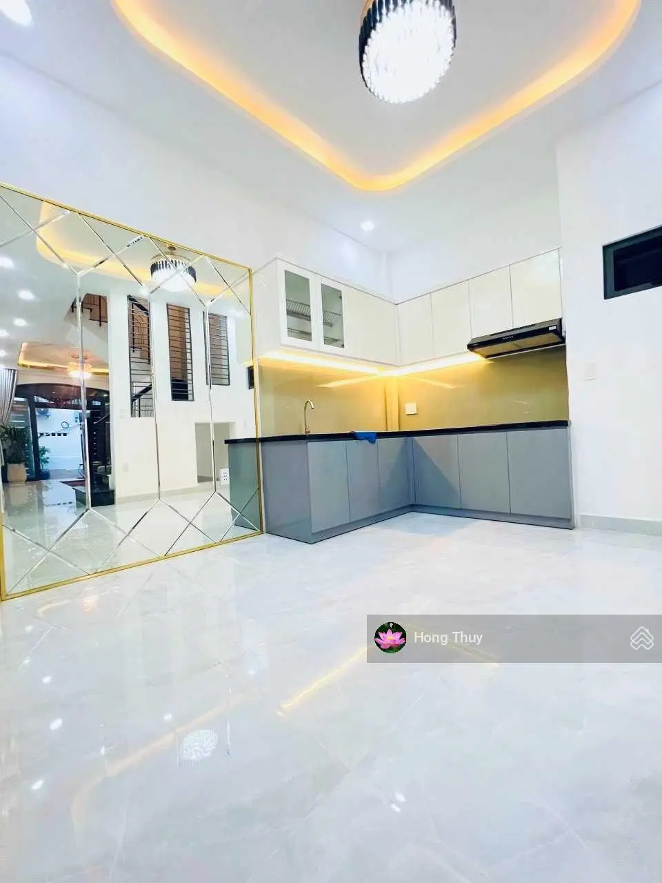 Chính chủ cần bán nhà mặt tiền ngay chợ Phạm Văn Hai, DT 4mx15m 4 lầu tiện kinh doanh chỉ 14 tỷ tl