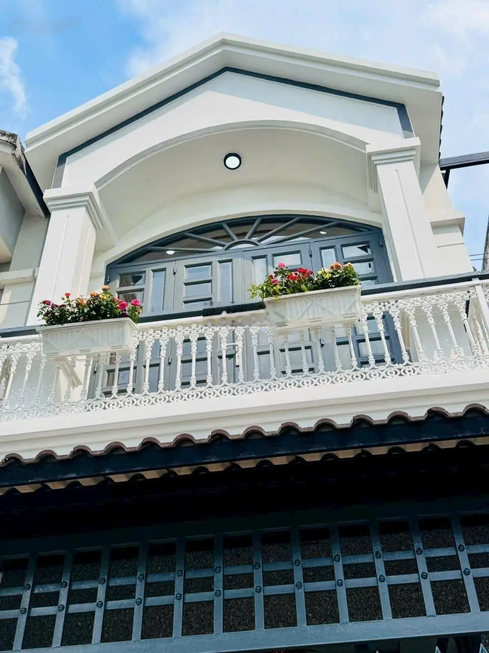 Nhà trệt lầu 6x10 hẻm oto giá 4tỷ380