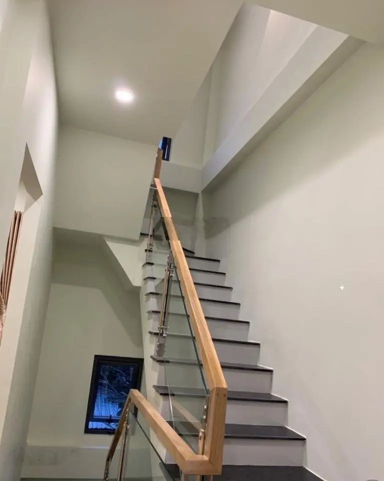 Nhà mới dọn vào ở ngay, 1 trệt 2 lầu, Phú Hữu, Q9, sổ hồng riêng