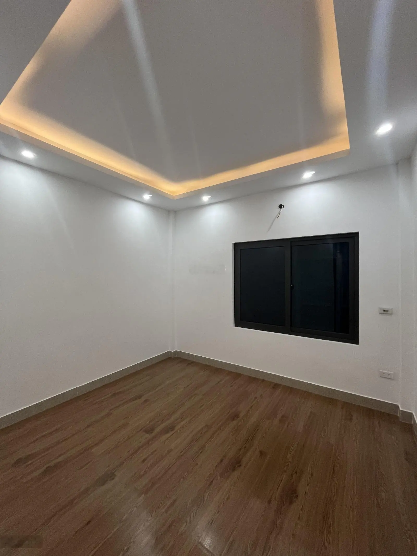 Bán nhà gần khu đô thị Hinode - Ngõ nông - Bãi oto cạnh nhà