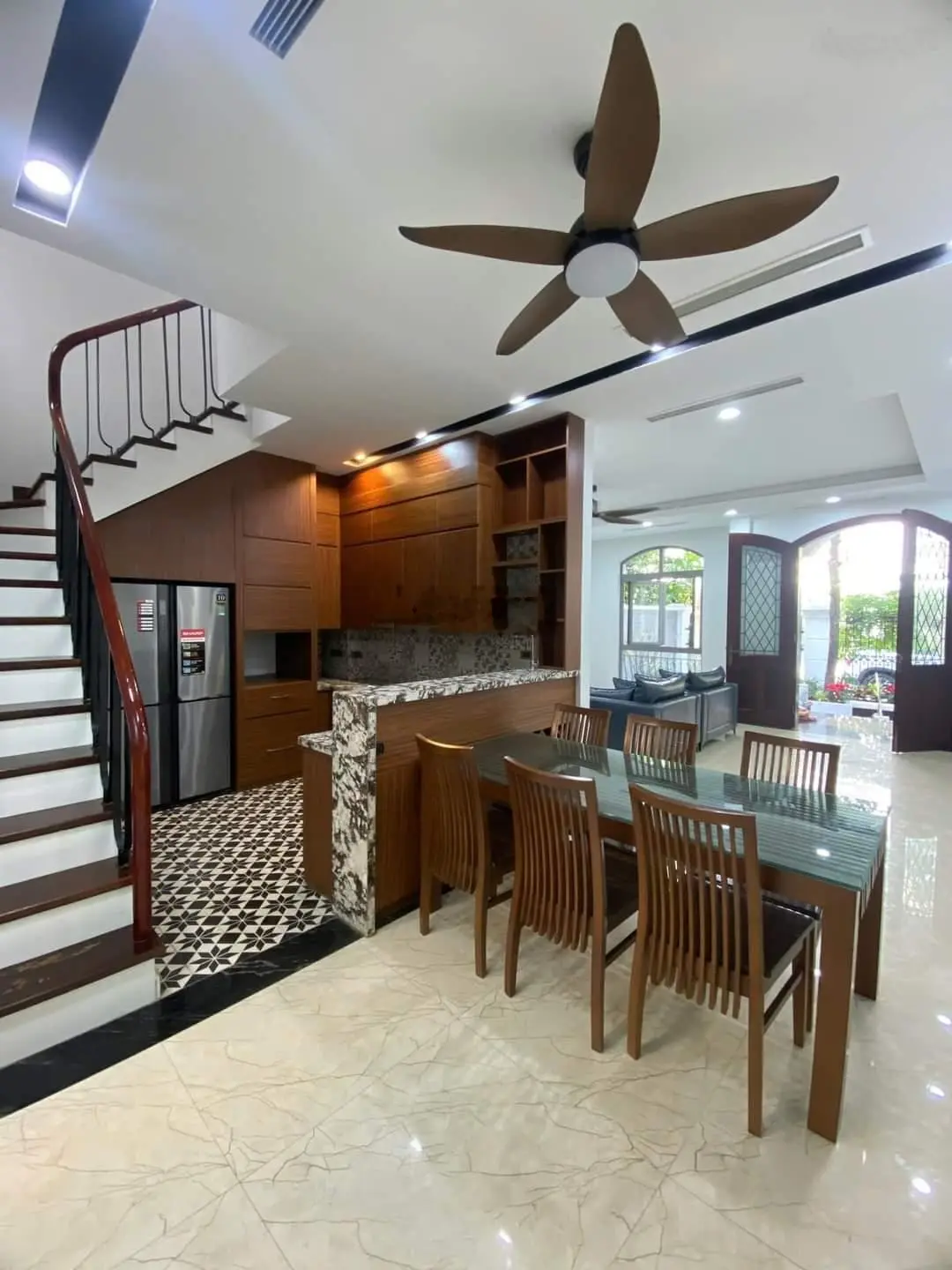 Bán NR 4PN, 5WC, 50m2 tại Bồ Đề, 8 tỷ VND