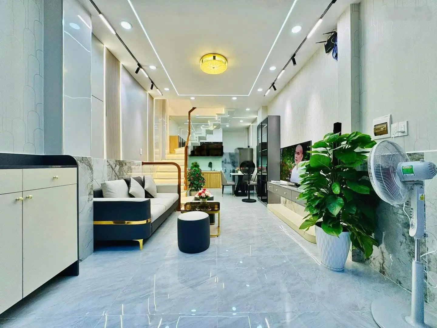Cần Bán Gấp nhà riêng view đẹp tại Nguyễn Thiện Thuật, Q3. DT 72 m2 giá 3tỷ45 , sổ hồng riêng