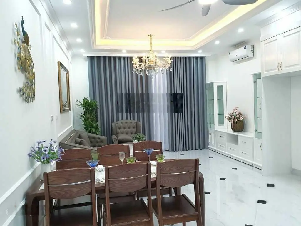 Bán nhà DT 40m2 x 5 tầng thang máy, ô tô đỗ cửa, ngõ thông kinh doanh