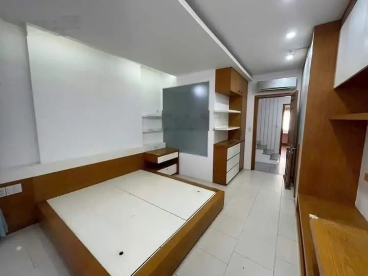 Bán căn Phan Chu Trinh, Phường 24, Bình Thạnh 50m2 giá 3ty650 sổ sẵn