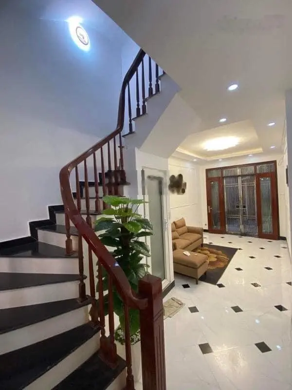 Siêu sốc! Nhà Phạm Văn Đồng, lô góc, dân xây, gần ô tô, tặng full nội thất xịn, diện tích 45m2*6T