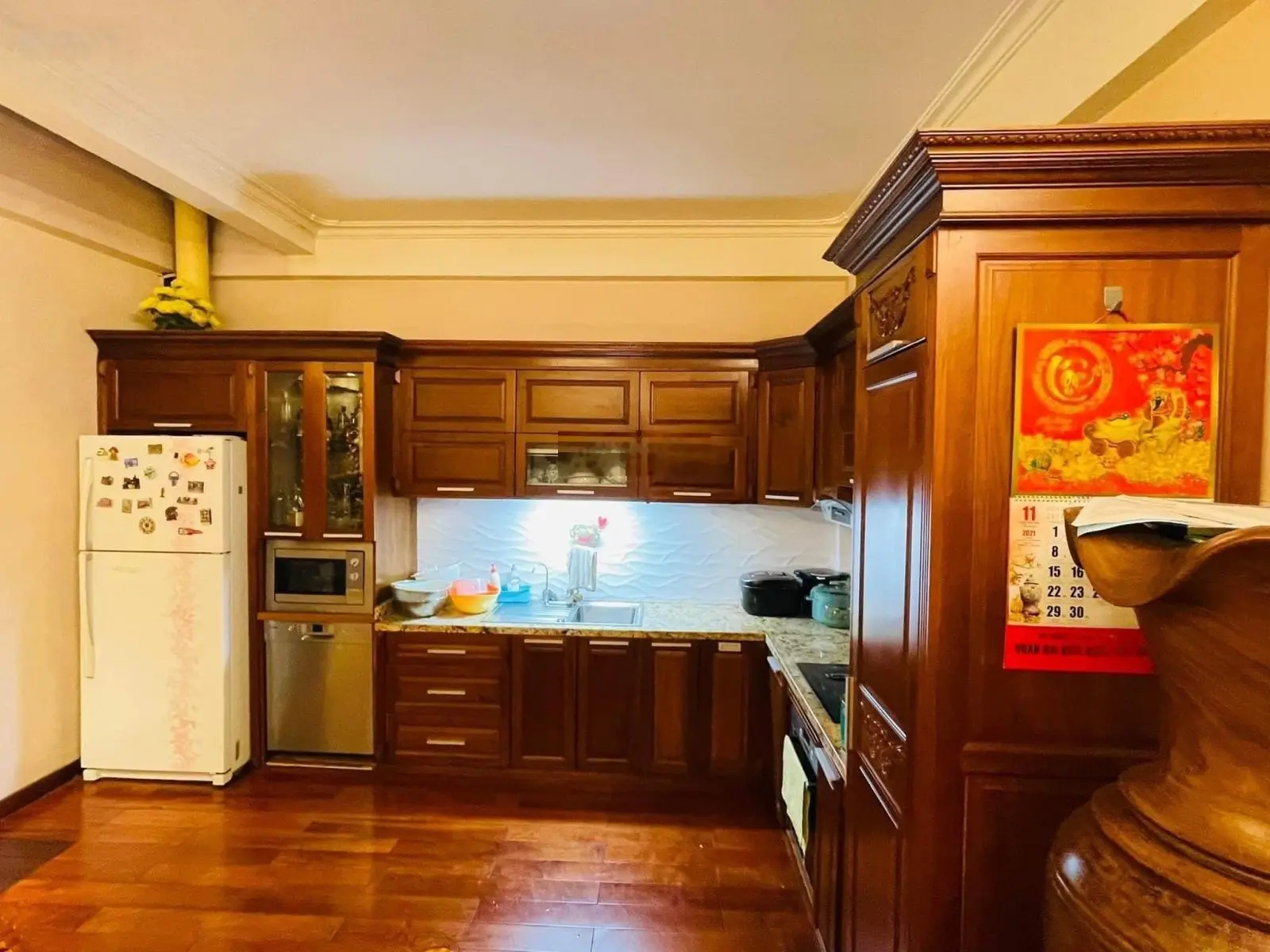 Bán nhà 105 Xuân La, Vệ Hồ, Tây Hồ 75m2, 5 tầng, 24 chỗ, 2 mặt ngõ, 22 tỷ, vỉa hè cây xanh