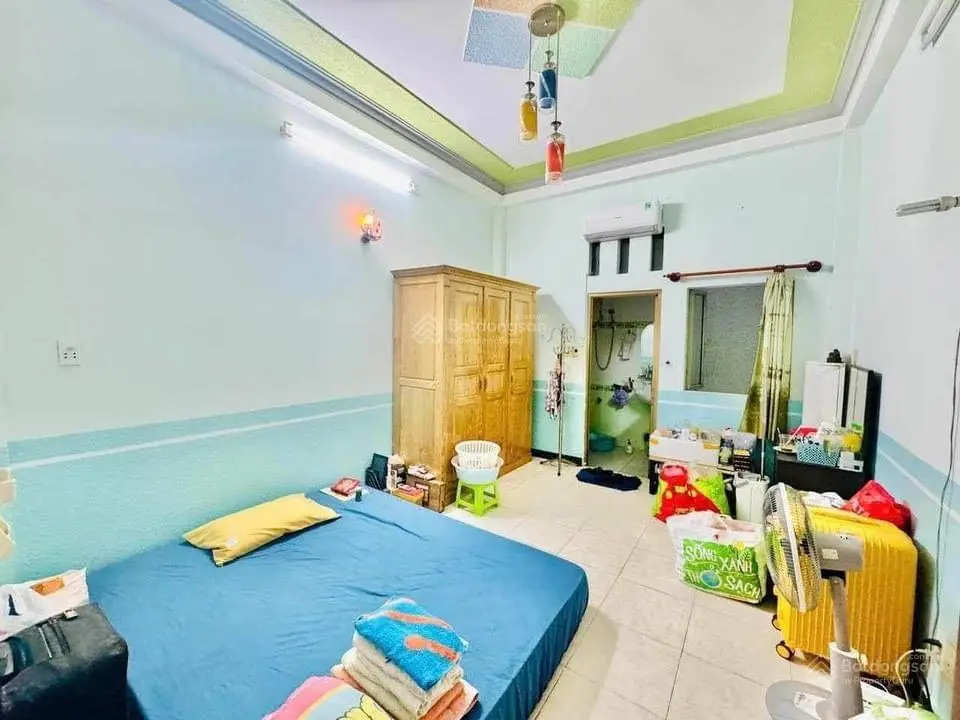 Nhà gần CĐ Kinh Tế Đối Ngoại đường Nguyễn Kiệm có HĐT 25tr/tháng, DT: 55m2, sổ riêng