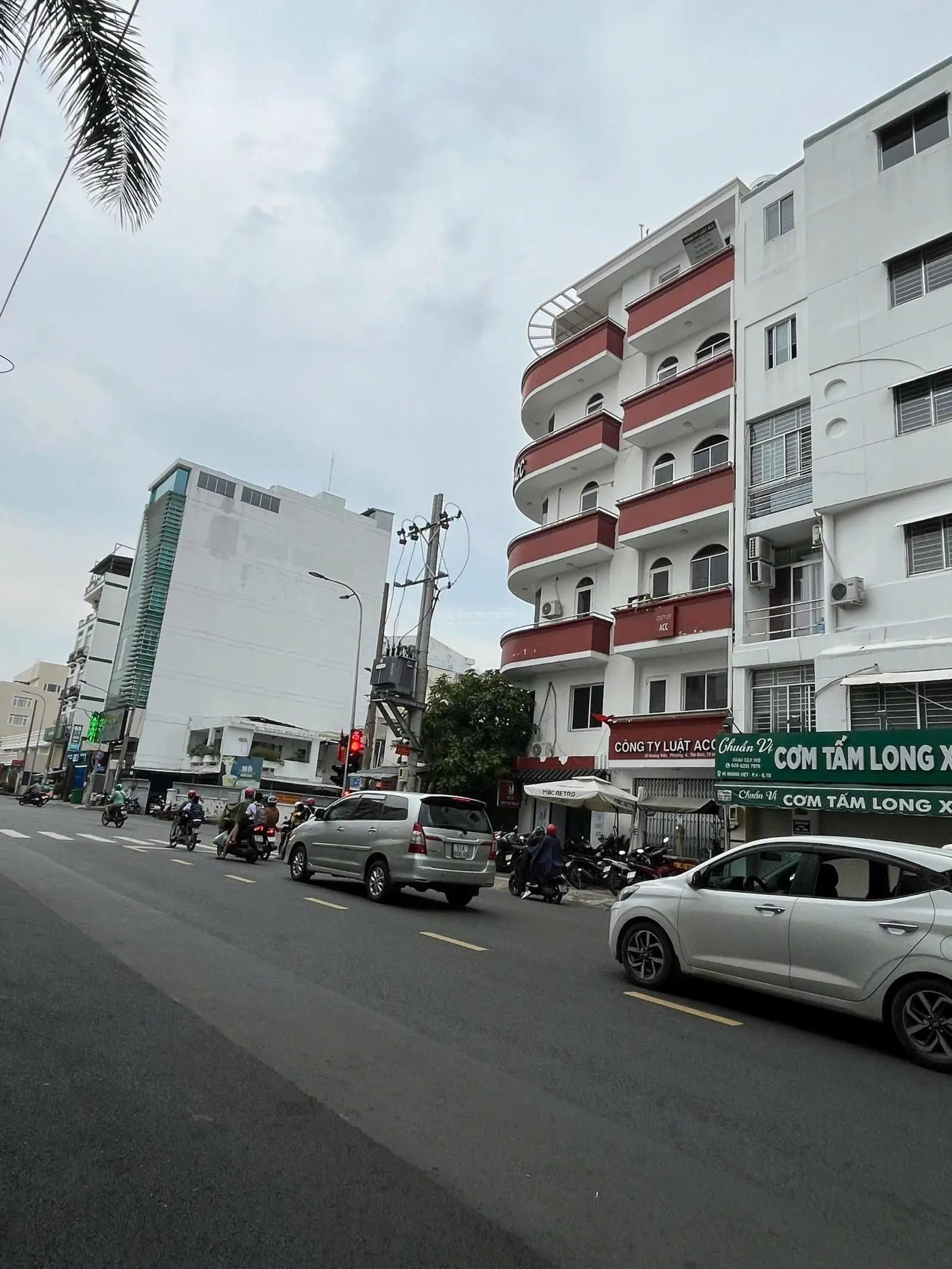 Bán tòa nhà văn phòng khu sân bay, Phường 4, Tân Bình. 11 x 28 m, hầm 6 tầng, DTS 1246m2 63 tỷ
