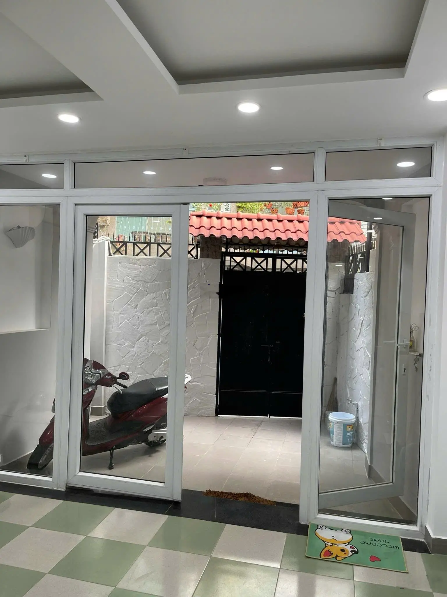 bán gấp căn nhà 72m2 Giá 5tỷ8 ngay Duy Tân Phường 15 Phú Nhuận, sổ hổng riêng, dân cư đông