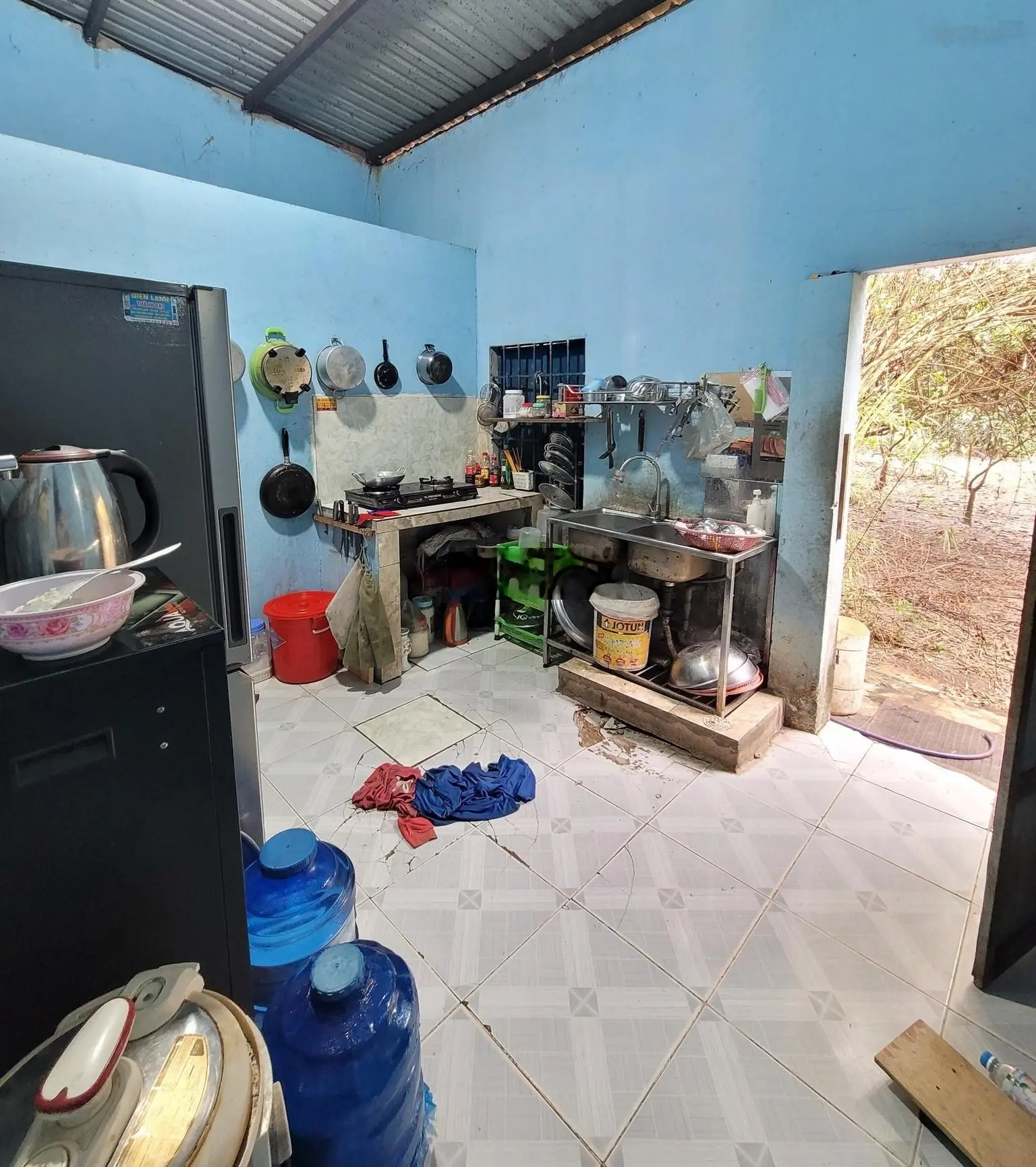 2 tỷ 400 Bán đất tặng nhà cấp 4, đường xe tải thông, đường Nguyễn Thị Tươi 50m P.Tân Bình, TP.Dĩ An