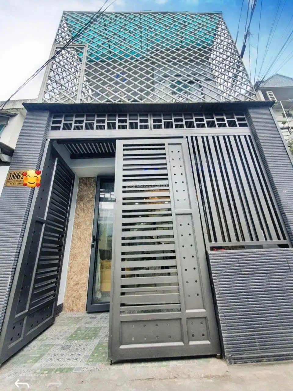 Cần bán gấp nhà hẻm 1806 TT Nhà Bè. DT: 4 x 9m, 1 lầu, 2 phòng ngủ, 2 WC, ban công view đẹp