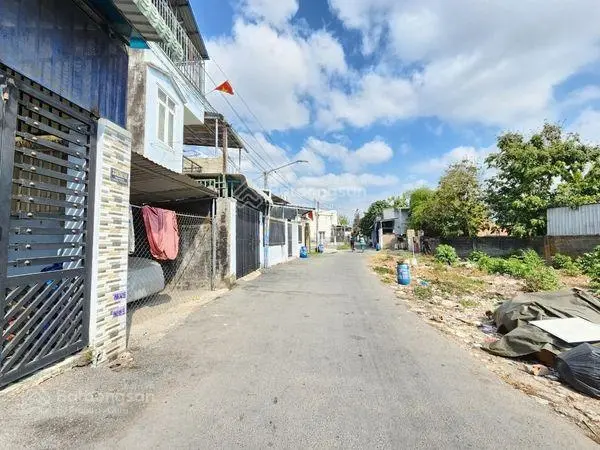 2 tỷ 6 Bán đất cách đường Nguyễn Thái Học 100m, P.Dĩ An, Tp.Dĩ An