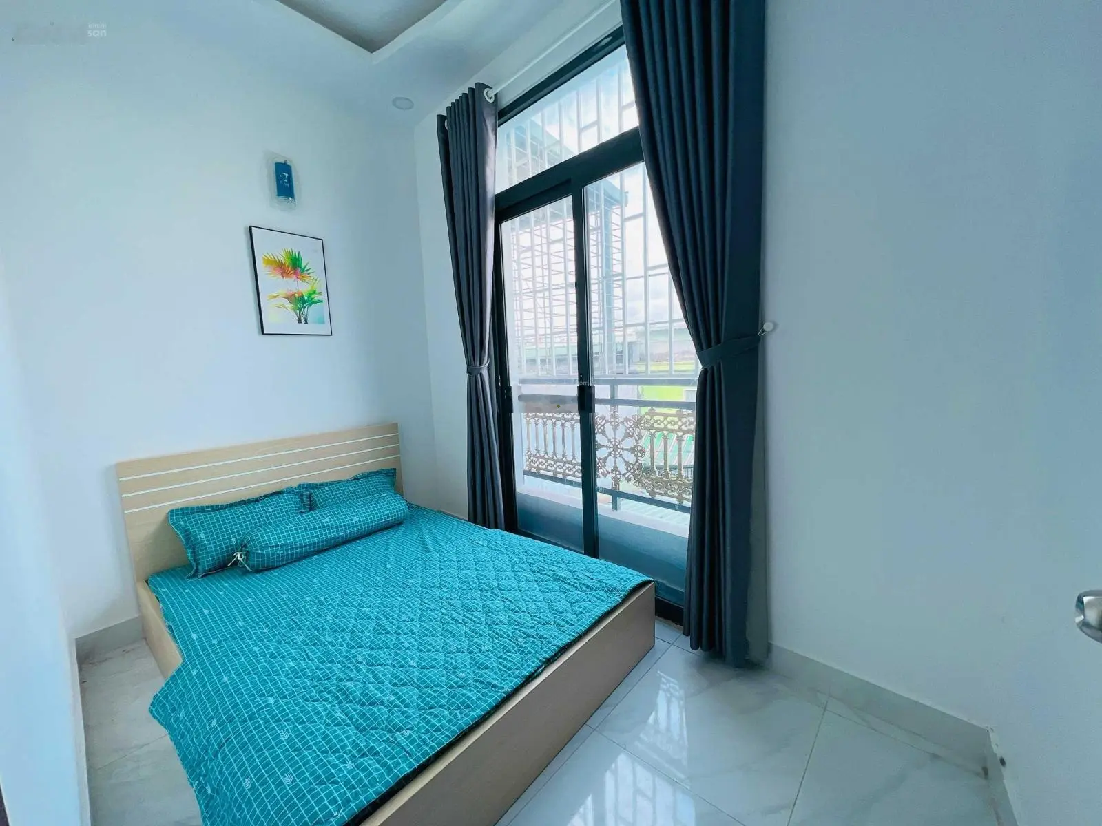 Bán nhà 2 lầu 4pn đường 6m thông thoáng DT 4x11 ở ngay đúng hình 100%