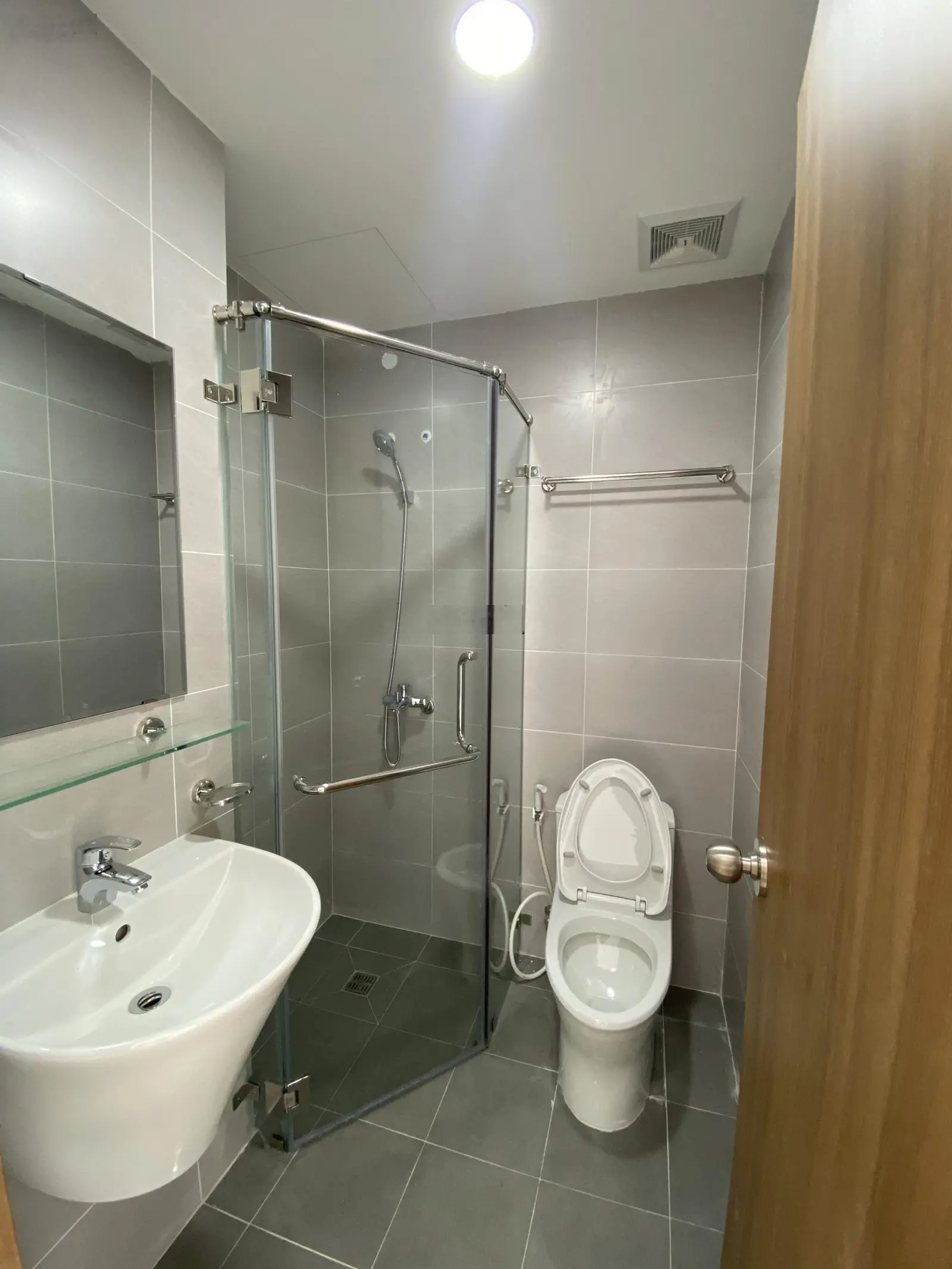 Bán nhanh căn 2PN2WC Bcons Plaza - View hồ đá - Giá chỉ 1ty800, trọn sổ, tầng đẹp
