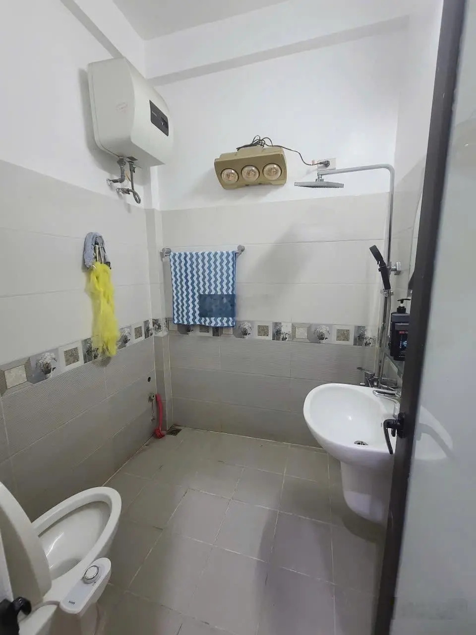 Bán Gấp Nhà Phố Víp Thái Hà Ngõ Thông Ô Tô Đỗ Cửa Diện Tích 58m Nhà 4 Tầng Giá Cực Tốt, Chào 12 Tỷ