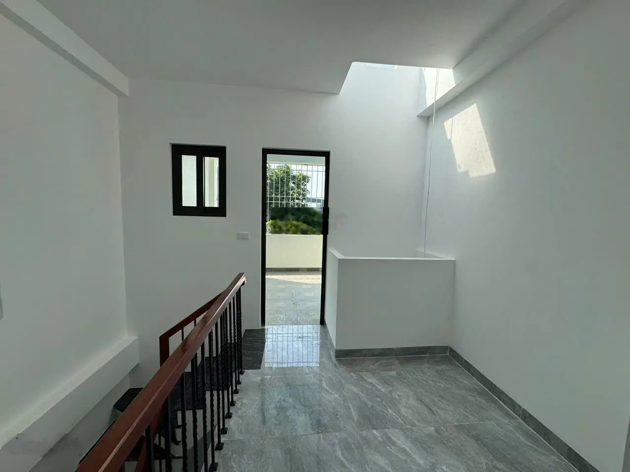 Nhận nhà mới đón tết 2025 - Phượng Đồng Phụng Châu. Nhà xây 3 tầng 39m2 ô tô đỗ sát - sẵn sổ đỏ