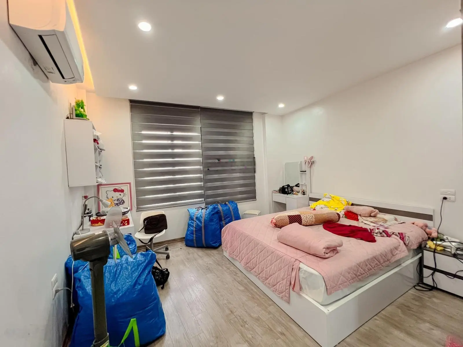 Bán nhà Đống Đa 56 m2 Ngõ nông Gần phố 50 m ra mặt ngõ ô tô thông Dân xây chắc chắn Tặng nội thất