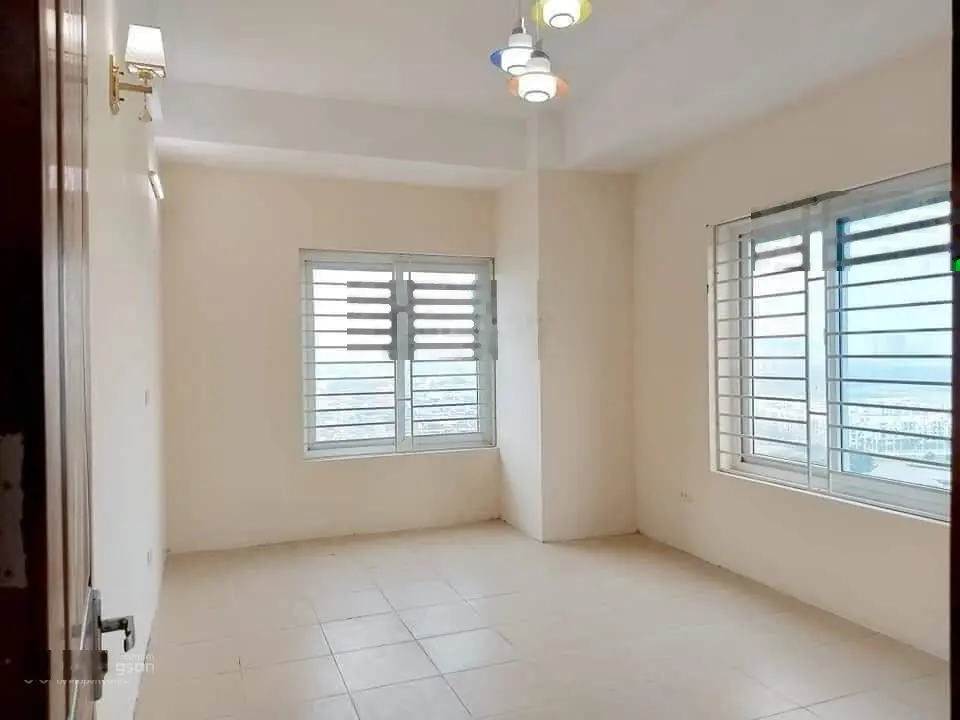 Cần bán chung cư Báo Công An gần sân bóng BCA mặt đường Nguyễn Xiển diện tích: 104 m2