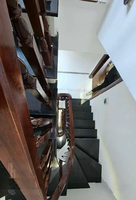 Bán nhà Hoàng Mai, xây mới, cách ô tô chỉ 20m, 41m2, 5T, hơn 4 tỷ, 0343 324 ***