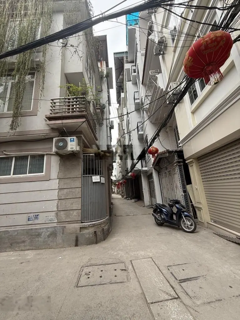 Bán nhà - Lạc Long Quân - Cầu Giấy - thang máy - ô tô vào nhà - phân lô - khu ở