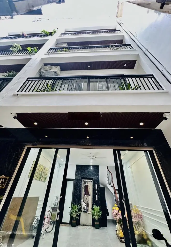 Bán nr hiếm,trung tâm phố ngọc thuy, ô tô đỗ cửa, 3 mặt thoáng nhà dân xây, dt58m=4t giá :10,85tỷ