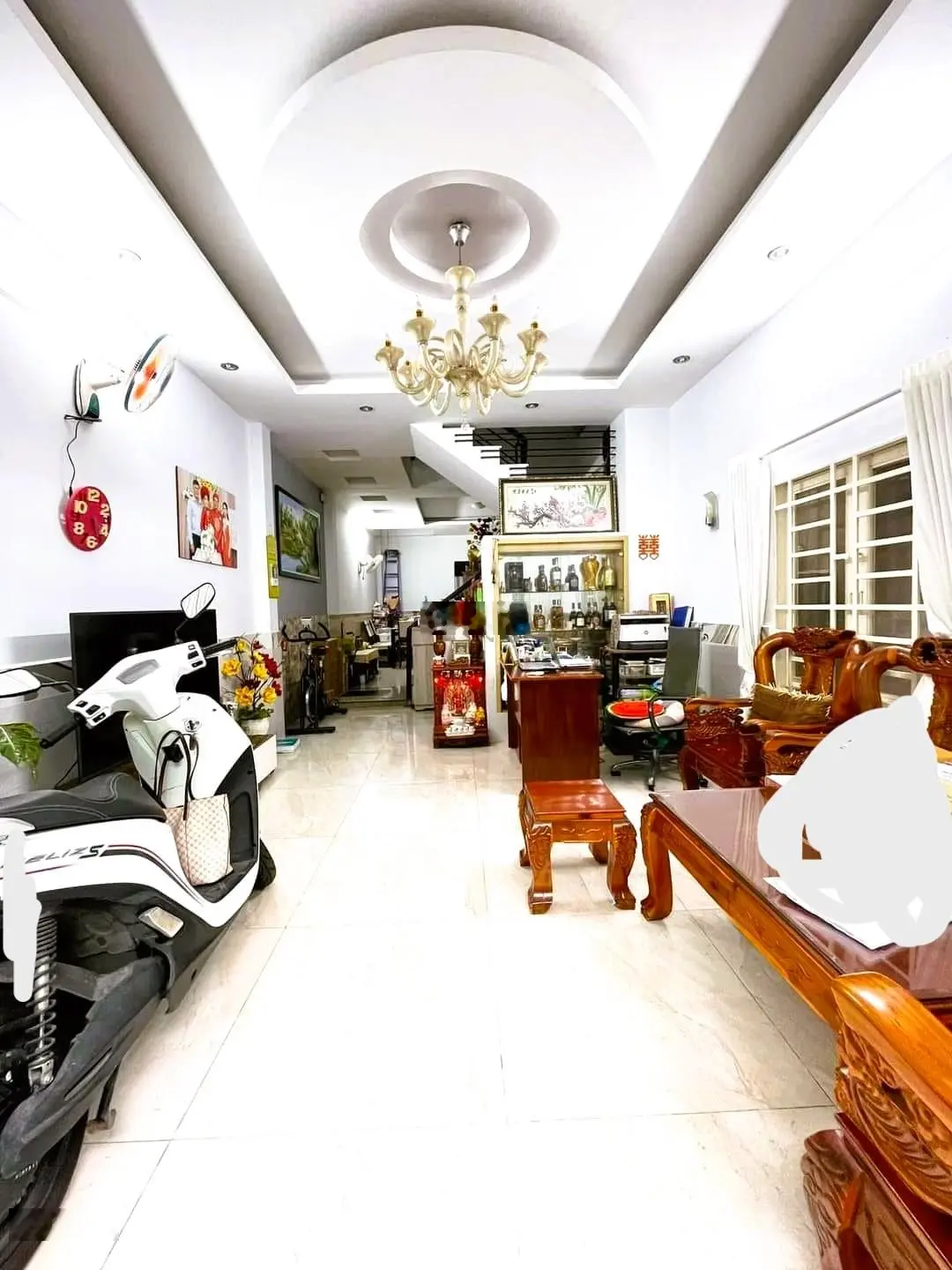 Bán nhà Dương Bá Trạc, 66m2, ngang 4,2m, nở hậu, sân để xe, ban công, giá cực tốt chỉ 5 tỷ 890