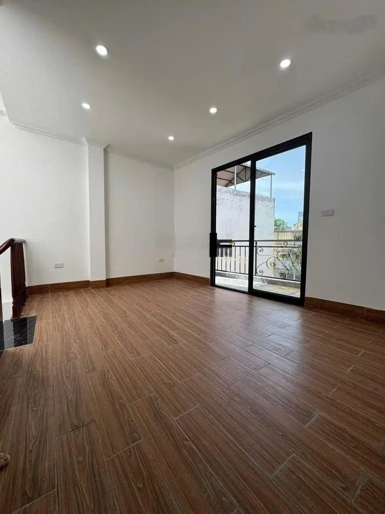 Đồng cổ - tây hồ - gần phố - gần ôtô - nhà đẹp 6 tầng thang máy - vài bước ra hồ
