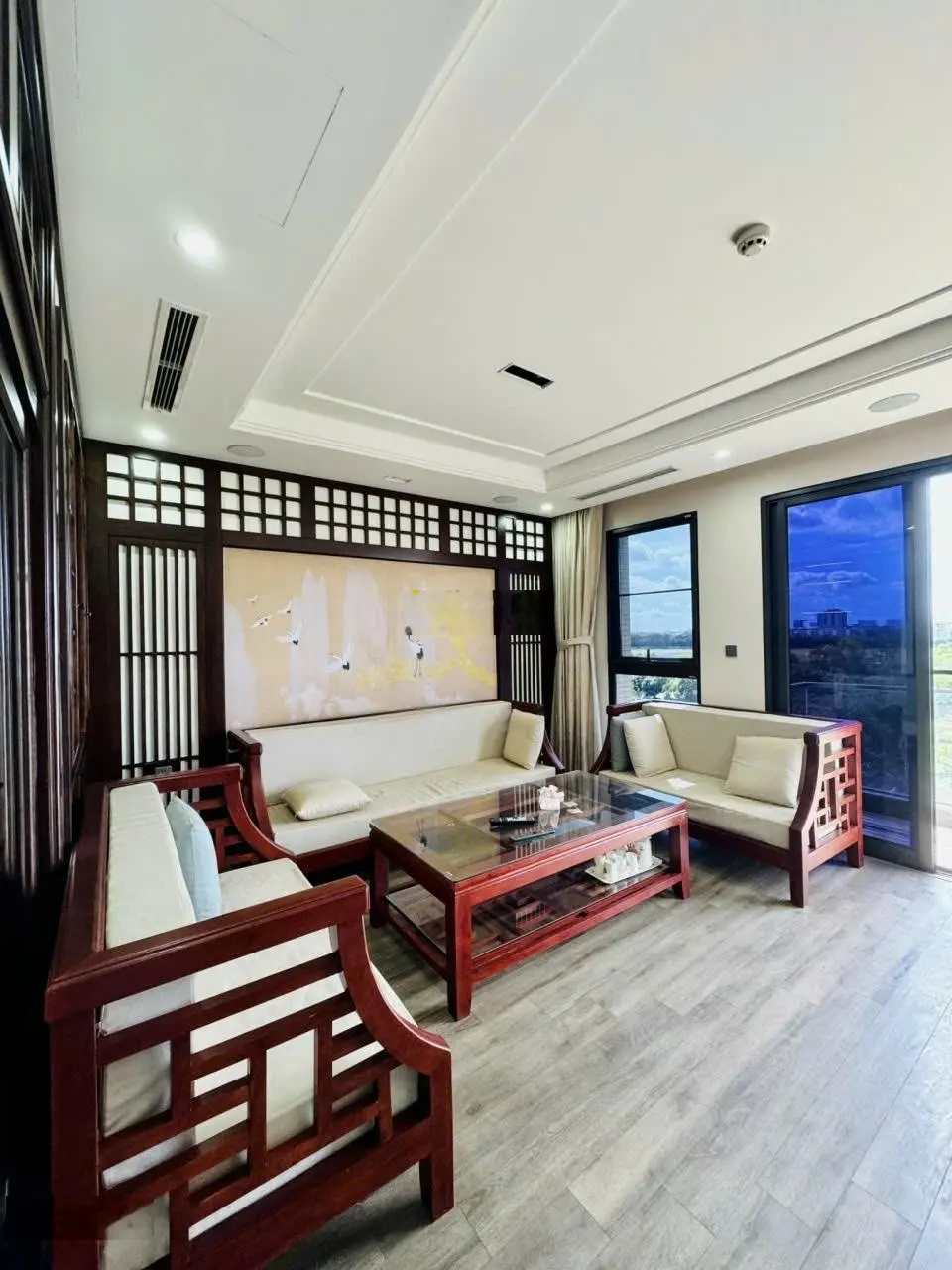 Bán biệt thự 52 tỷ, Dt 130m2 x8 tâng , phố Lâm Hạ, Long Biên, Hà Nội.