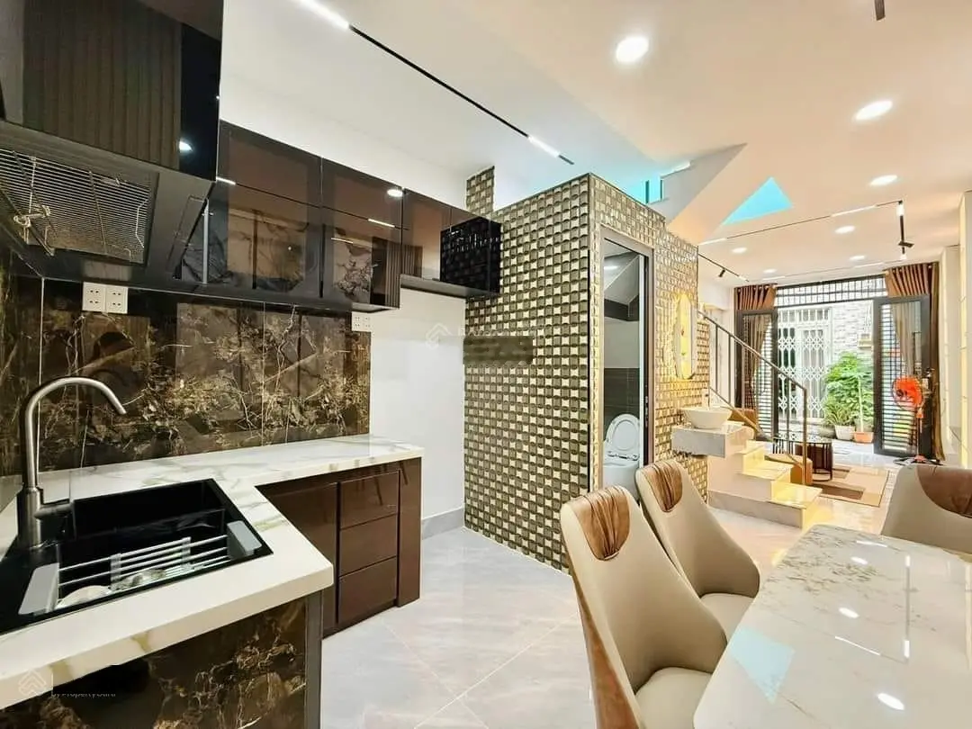 Nhà trong hẻm Hoa Sứ, P7, Phú Nhuận 2.6 tỷ DT 44m2 khu dân cư đông đúc - sổ riêng - đẩy đủ tiện ích