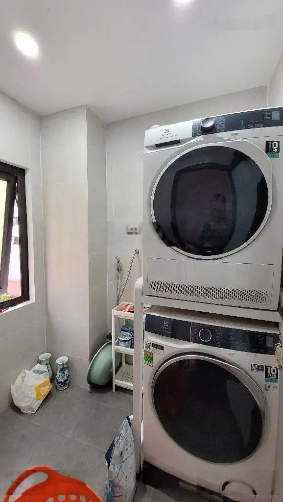Bán nhà dân xây Ngọc Lâm, Long Biên - view hồ tuyệt đẹp, đường ô tô tránh - DT 35 m2 - giá 12,5 tỷ