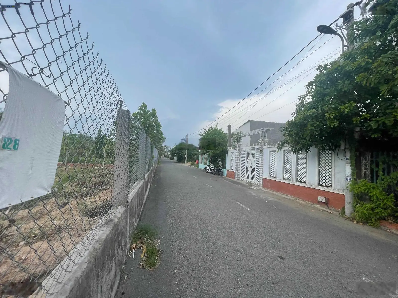 Thanh lý gấp nhà 1 trệt 1 lửng tổng diện tích 231.7 m2 đất trung tâm Trà Vinh 2.150 tỷ
