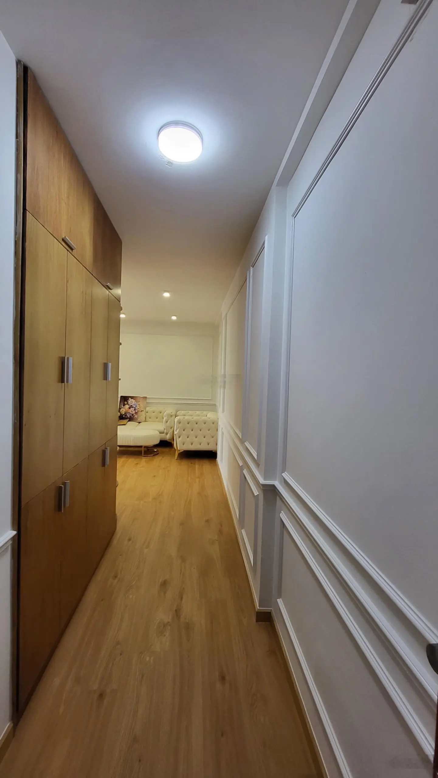 HIẾM CÓ: CĂN GÓC TẠI SDU, NHÀ BAO ĐẸP, BAO FULL ĐỒ CHỈ CẦN XÁCH VALI ĐẾN Ở. LIÊN HỆ: 0845 994 ***