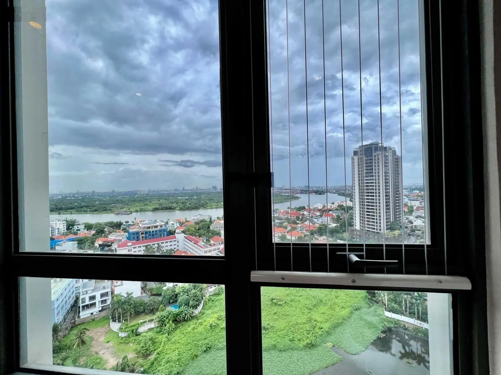 Masteri Thảo Điền, bán nhanh 2 phòng ngủ căn góc tòa T3 giá tốt 0938 885 *** Hồng