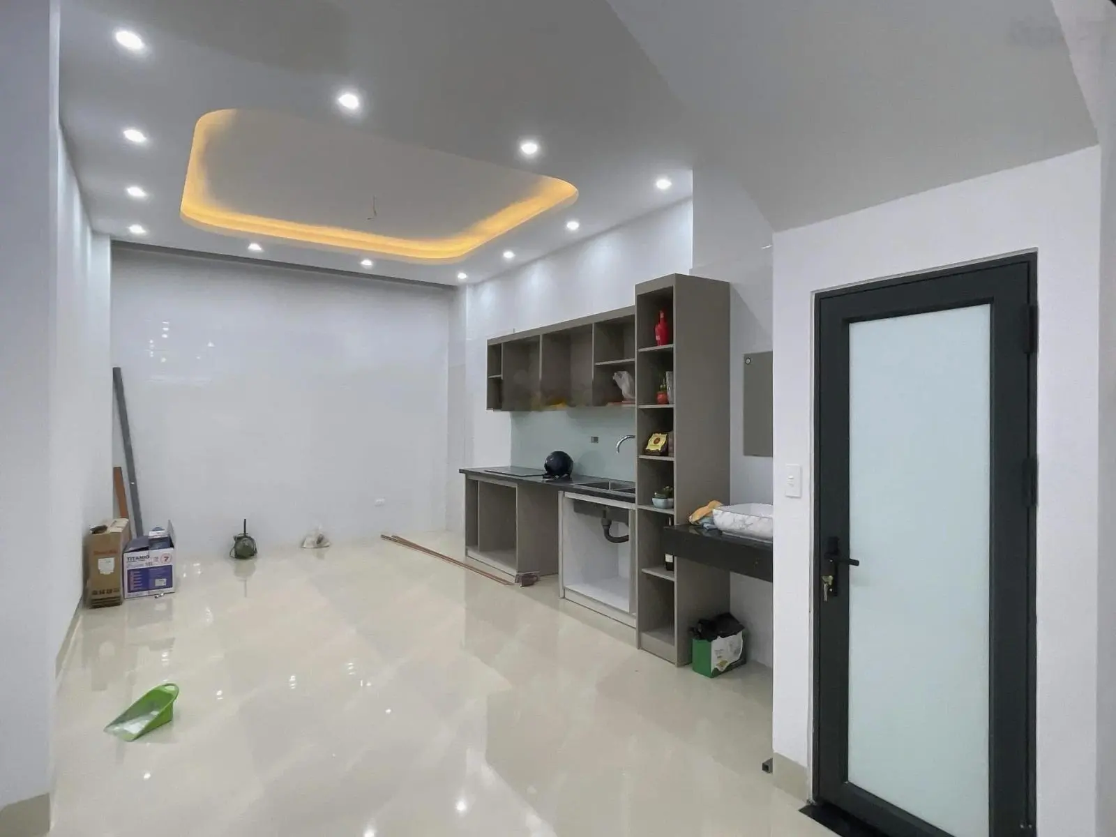 Nhà mặt ngõ kinh doanh phố Trần Duy Hưng, Cầu Giấy. DT 60 m2, 5T, mặt tiền 4,2m. SĐCC, giá 15,6 tỷ
