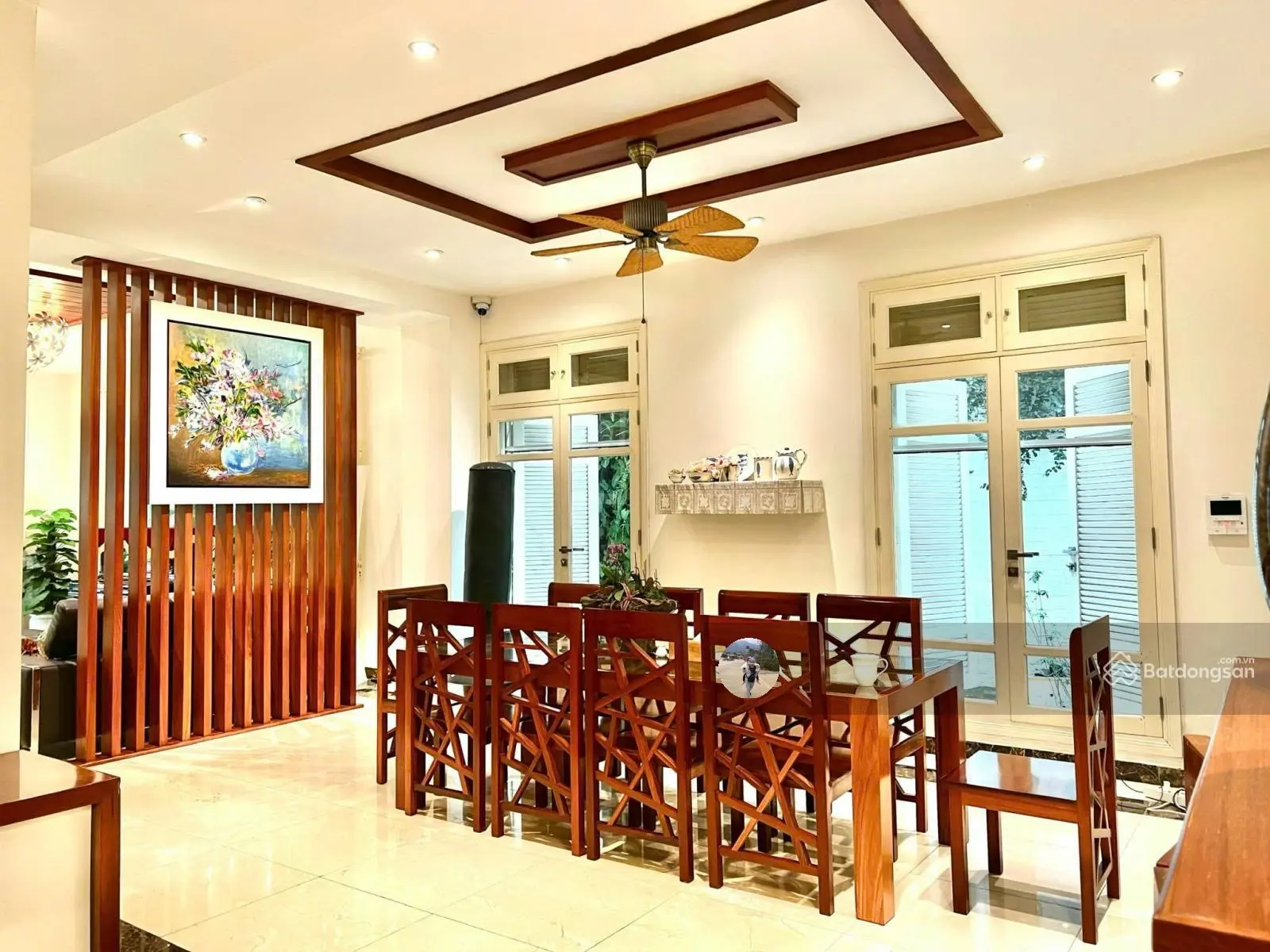 Bán biệt thự 230m2 mặt đường đôi Ciputra Hà Nội