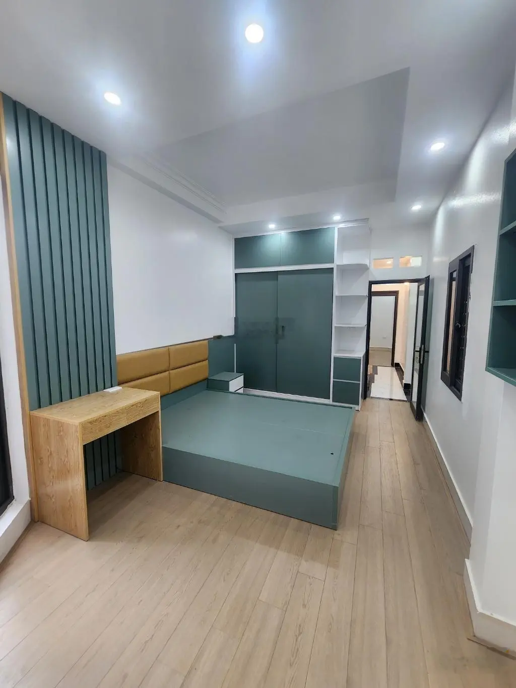 Hơn 4 tỷ nhà 36m2, 5 tầng giáp Tứ Hiệp, Vũ Lăng, ngõ thẳng tắp