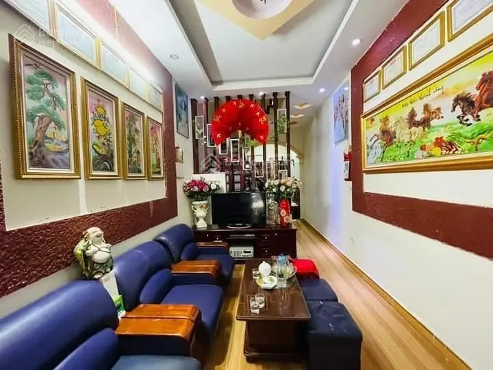 Ô tô đỗ sát nhà - ngõ thông, nhà dân xây chắc chắn 4 tầng 60m2 giá 9,9 tỷ