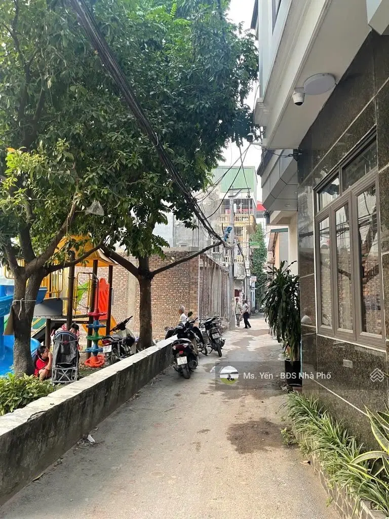 B.á.n nhà Văn Quán, lô góc, ngõ matiz, MT6m, giá 7 tỷ 3