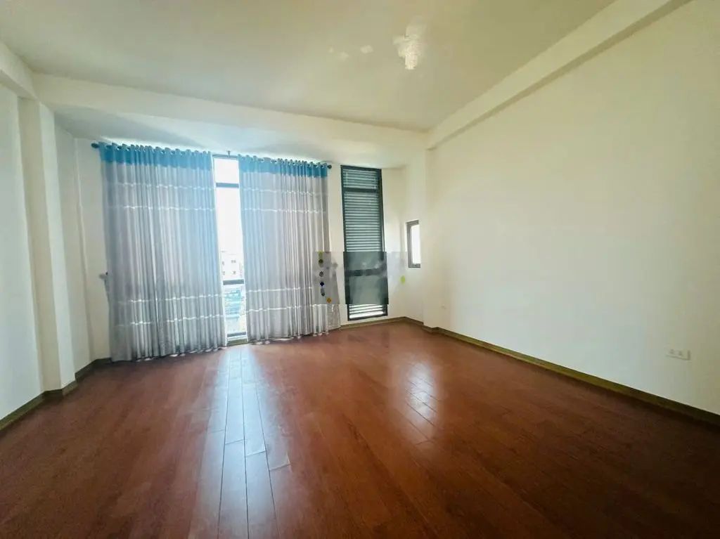 Dịch vụ dương nội-50m2-5 tầng-mt 5m-vỉa hè kinh doanh đa dạng- ô tô