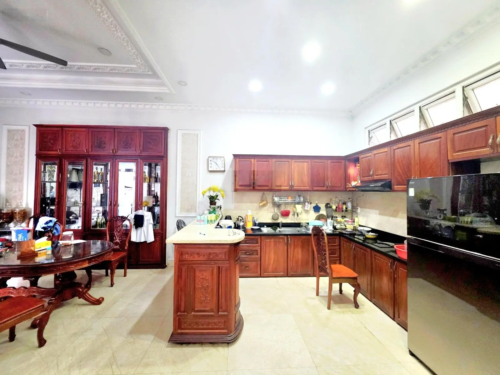 SIÊU NGỘP-Biệt thự 3 tầng SIÊU ĐẸP, Mặt tiền gần chợ Hiệp Bình Thủ Đức