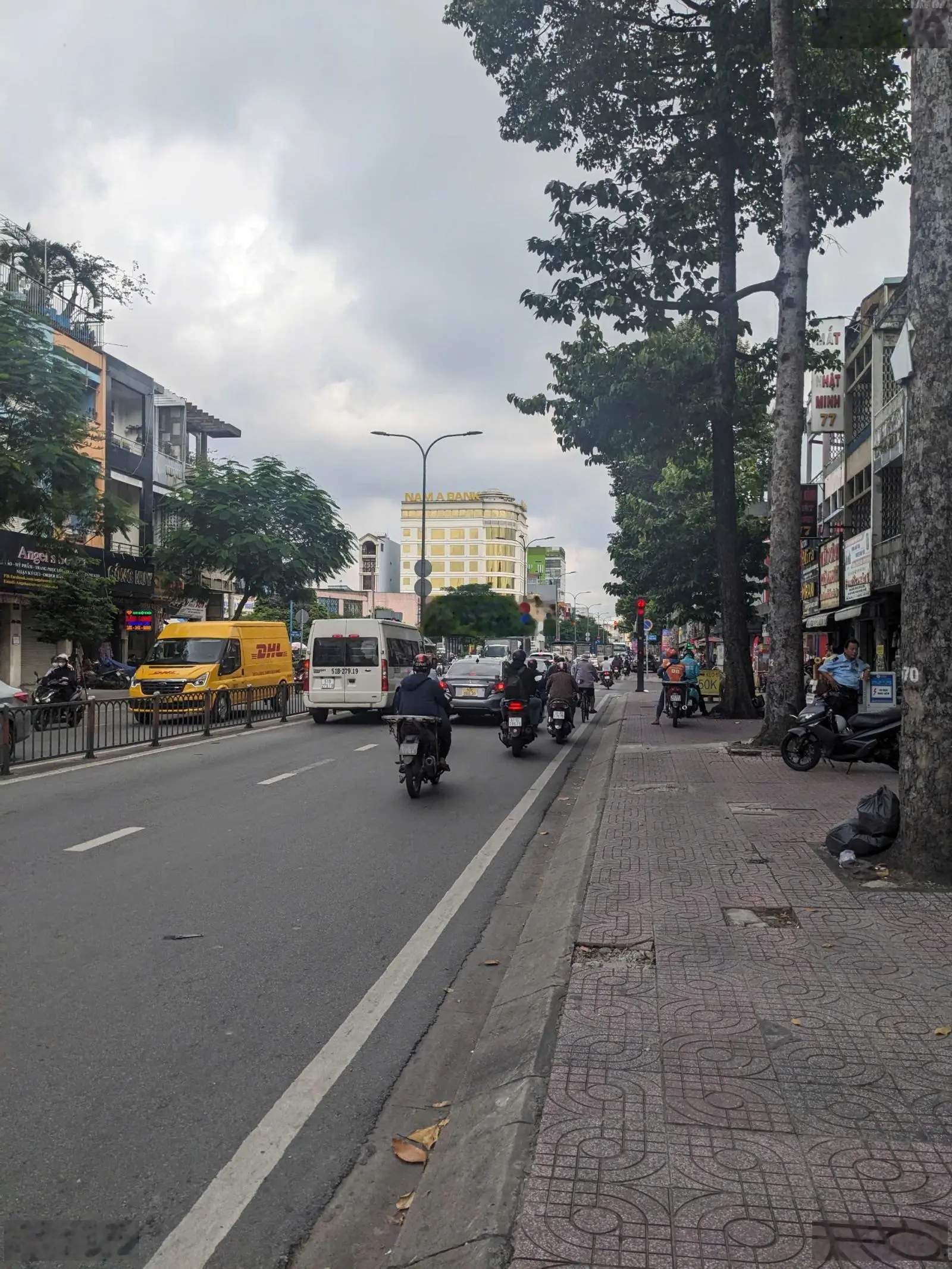 Siêu Phẩm Góc 3MT đường Lý Thường Kiệt, P8, Tân Bình: 420m(16x25m), 3 Tầng. HĐT 300 Triệu/tháng