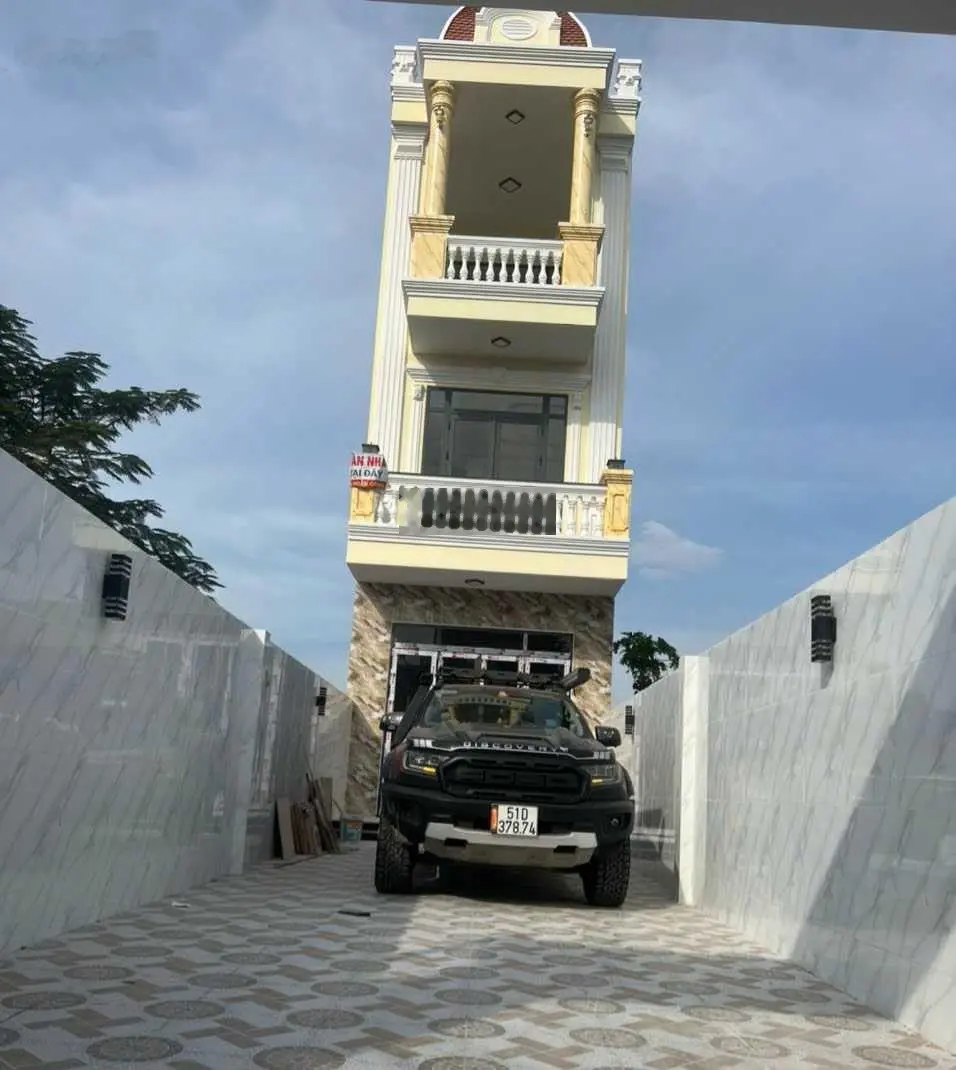 Mặt tiền huỳnh tấn phát dĩ an bình dương_135m2_ 3 tầng_ ngang hơn 4m_ 5,75 tỷ_ nội thất xin xò