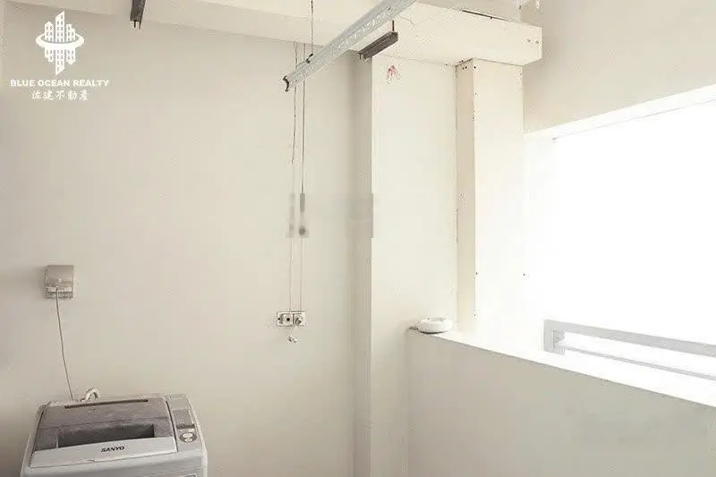 Chính chủ gửi bán căn hoa hậu 3 ngủ rộng rãi, tầng trung. Căn góc, 2 mặt thoáng, đầy đủ tiện nghi.