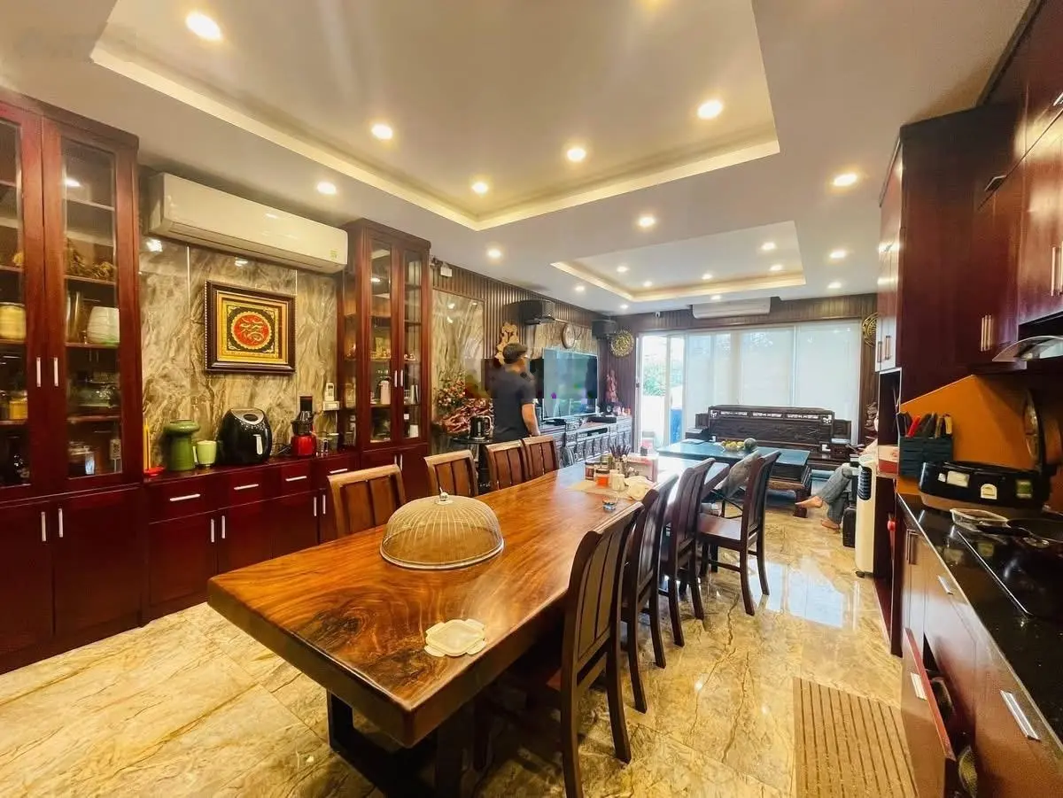 Mặt phố Phan Văn Trị, Hàng Bột, Đống Đa, Hà Nội, 24 tỷ, 47m2 x 7T Mt 4m vỉa hè 5m ô đỗ ngày đêm.